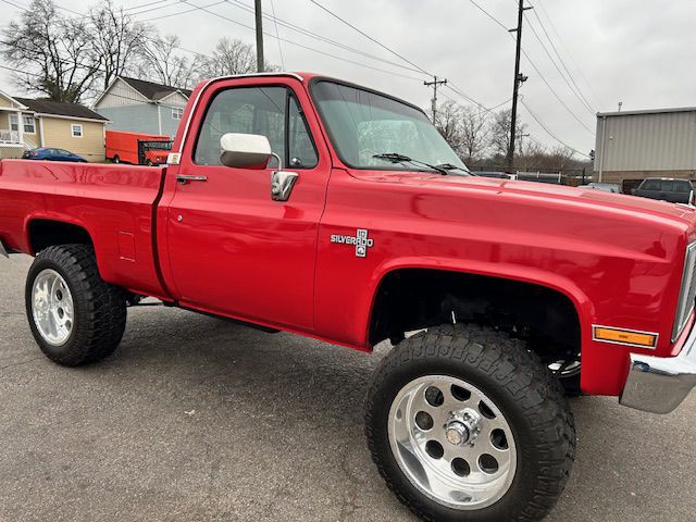 1983 Chevrolet C/K Image 2