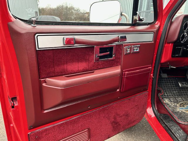 1983 Chevrolet C/K Image 4