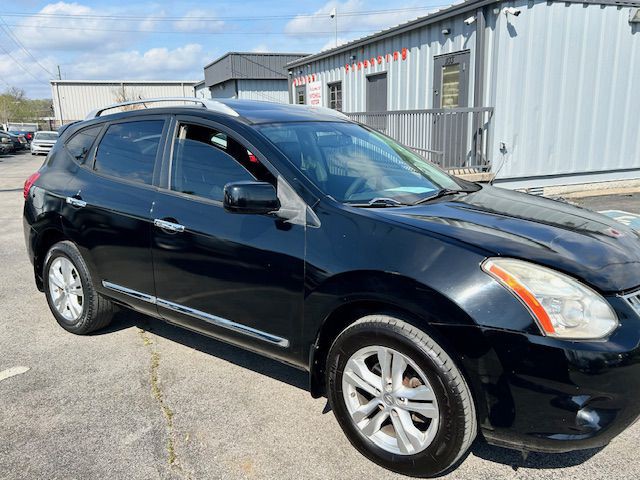 2011 Nissan Rogue Image 2