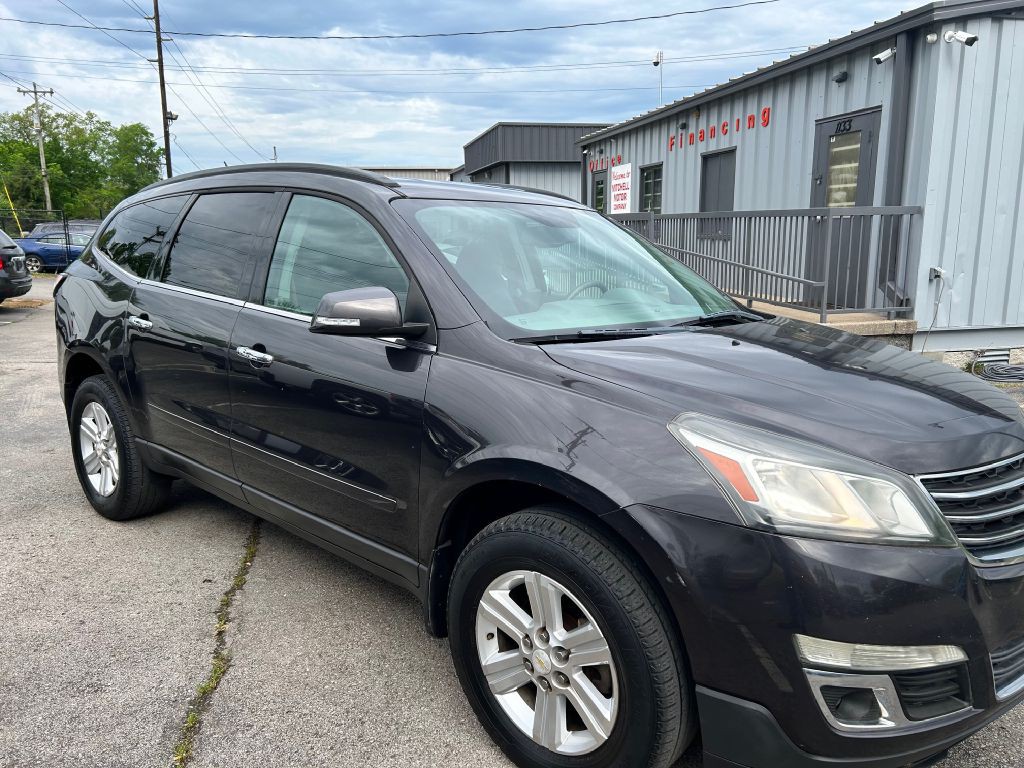 2014 Chevrolet Traverse Image 2