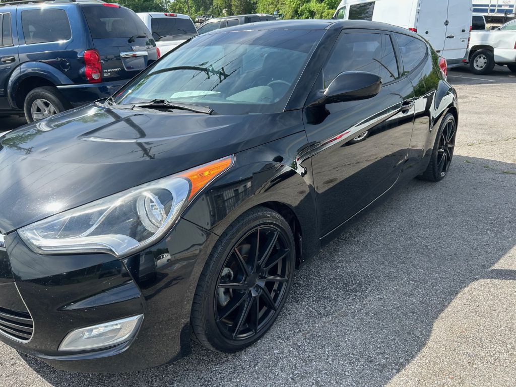 2015 Hyundai Veloster Image 1