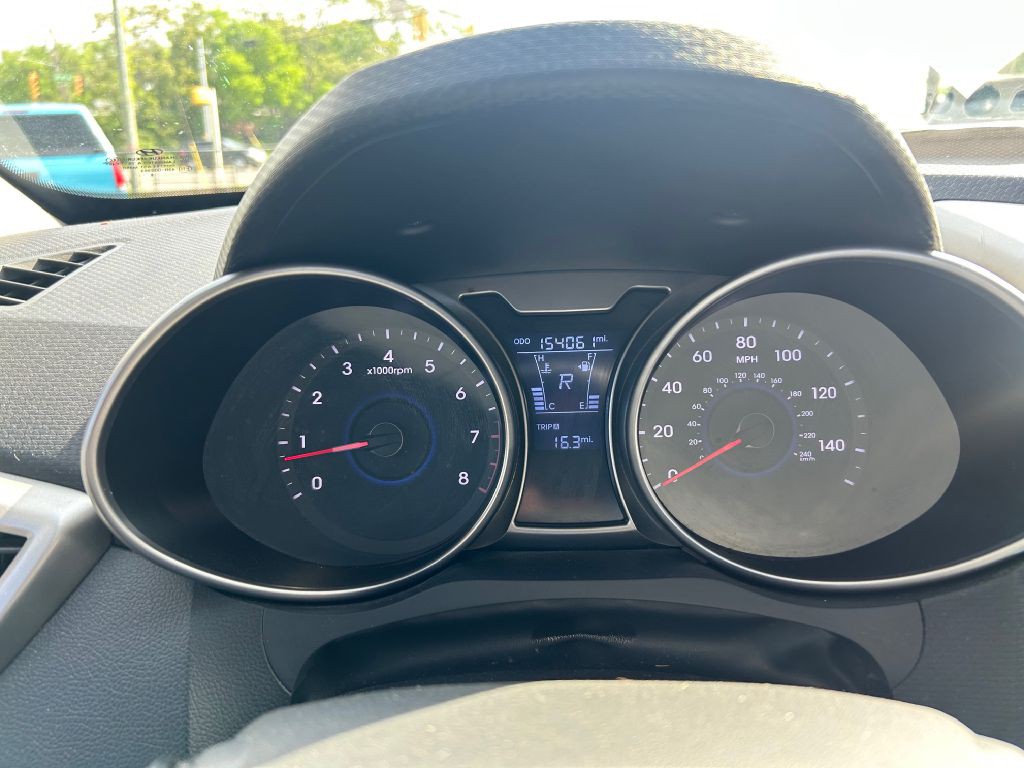 2015 Hyundai Veloster Image 5