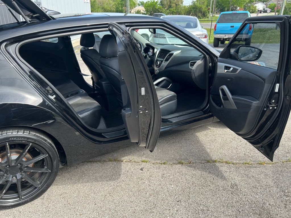 2015 Hyundai Veloster Image 8