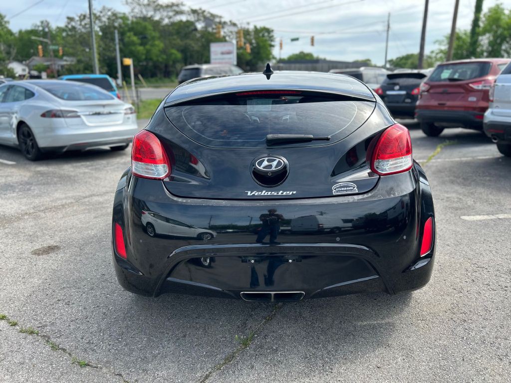 2015 Hyundai Veloster Image 11