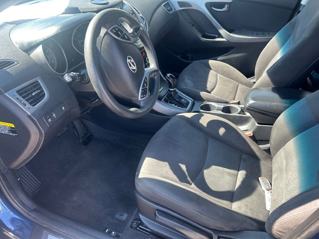 2016 Hyundai Elantra Image 4