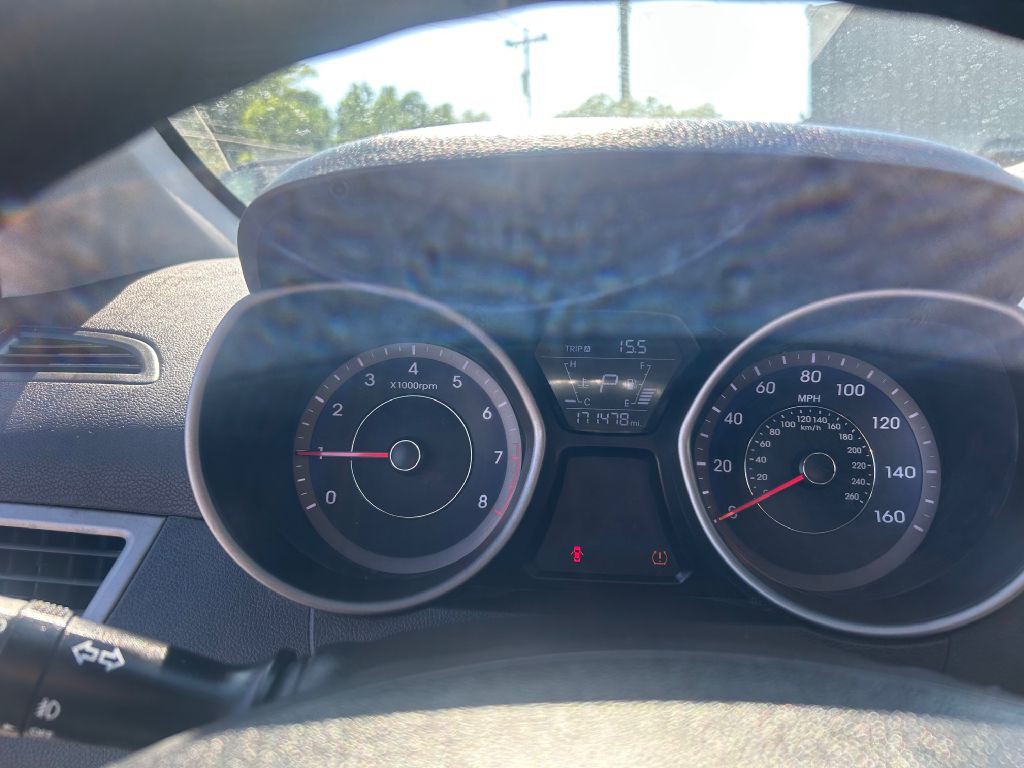 2016 Hyundai Elantra Image 5