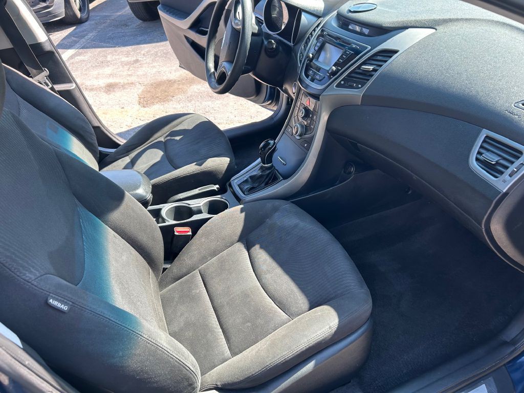 2016 Hyundai Elantra Image 8