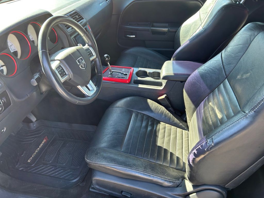 2012 Dodge Challenger Image 5