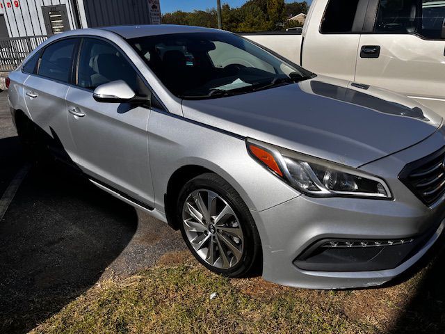 2015 Hyundai Sonata Image 2