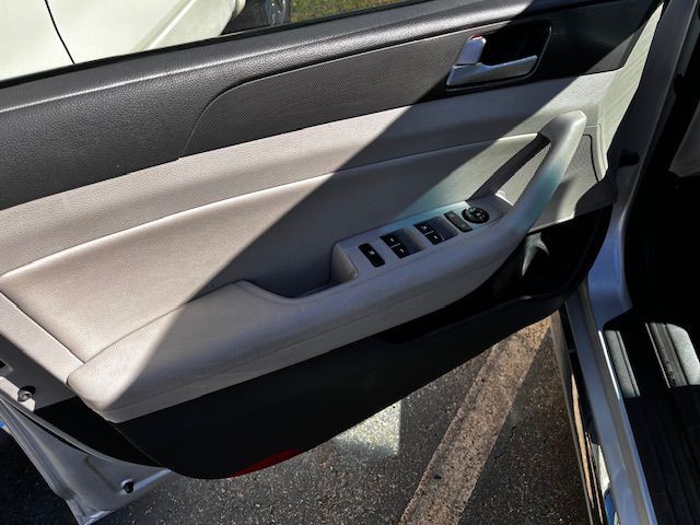 2015 Hyundai Sonata Image 4