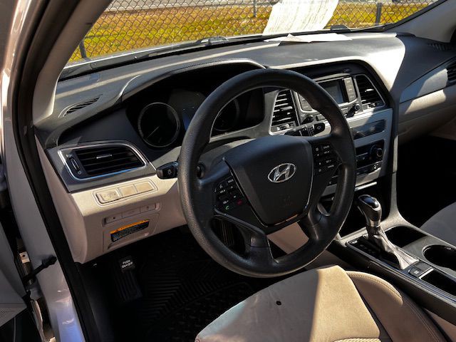 2015 Hyundai Sonata Image 6