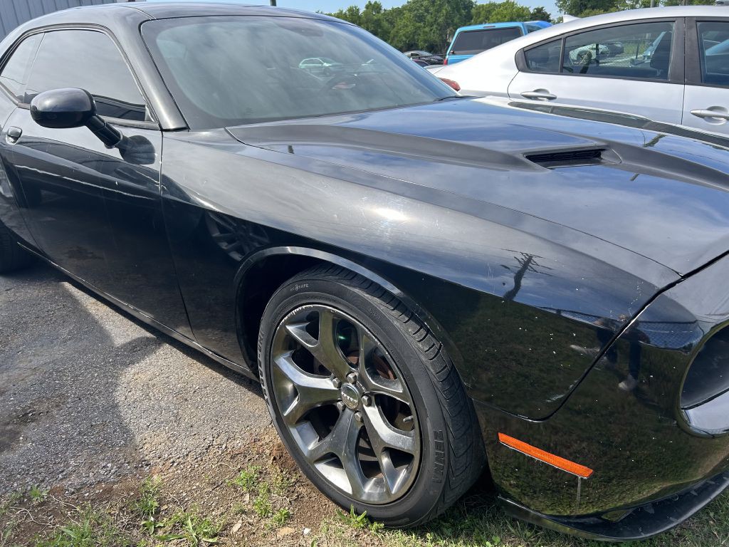 2015 Dodge Challenger Image 1