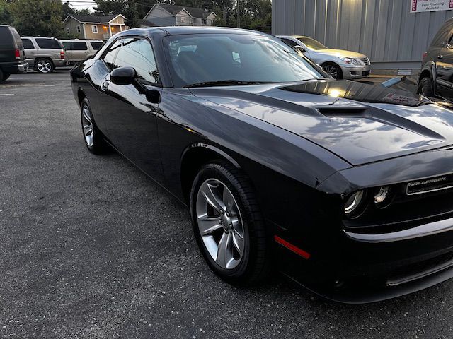 2016 Dodge Challenger Image 2