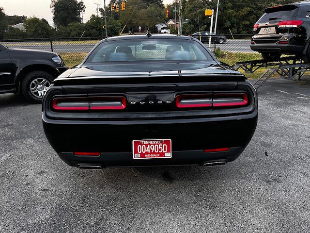 2016 Dodge Challenger Image 10