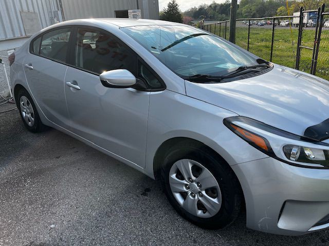 2017 Kia Forte Image 2