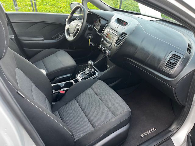 2017 Kia Forte Image 10