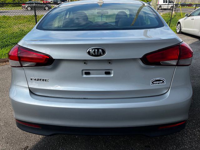 2017 Kia Forte Image 11