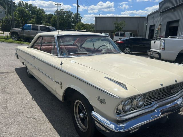 1963 Ford Galaxie Image 2