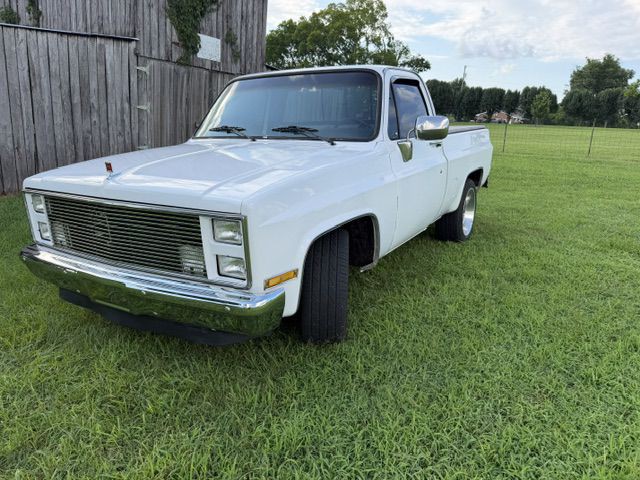 1985 Chevrolet C/K Image 2