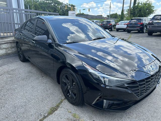 2022 Hyundai Elantra Image 2