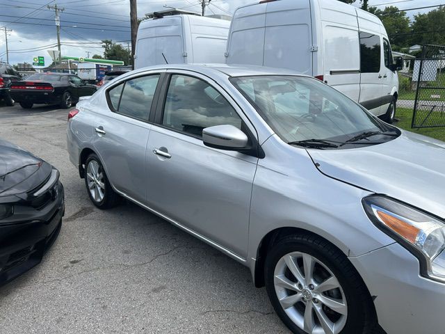 2017 Nissan Versa Image 2