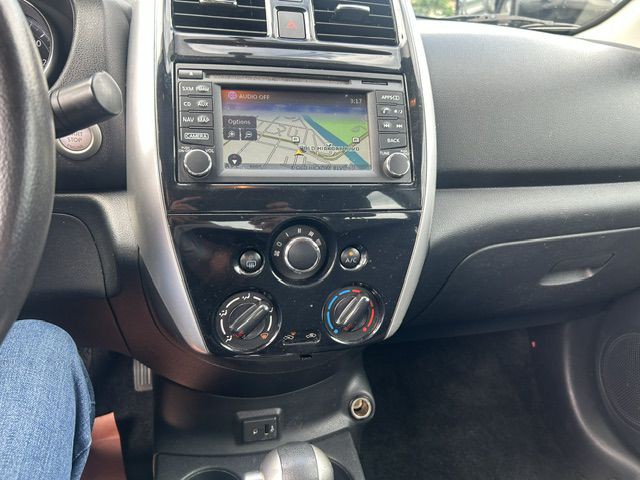 2017 Nissan Versa Image 4