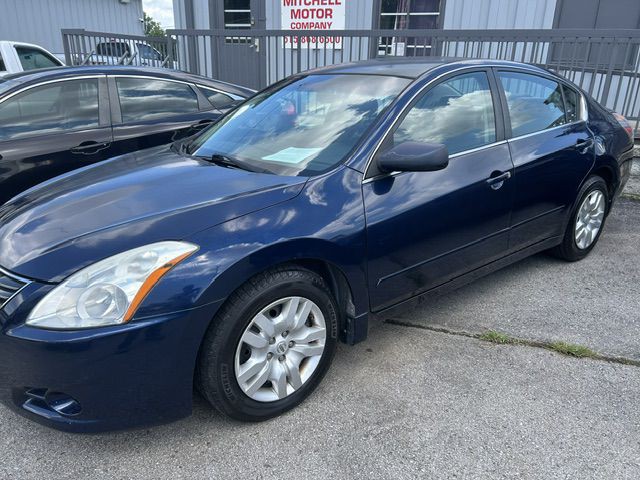 2010 Nissan Altima Image 1