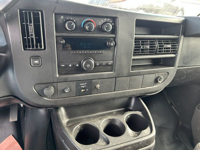 2012 Chevrolet Express Image 7