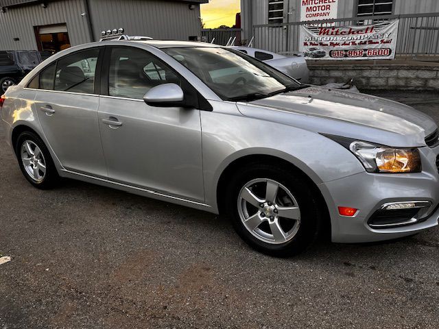 2016 Chevrolet Cruze Image 2