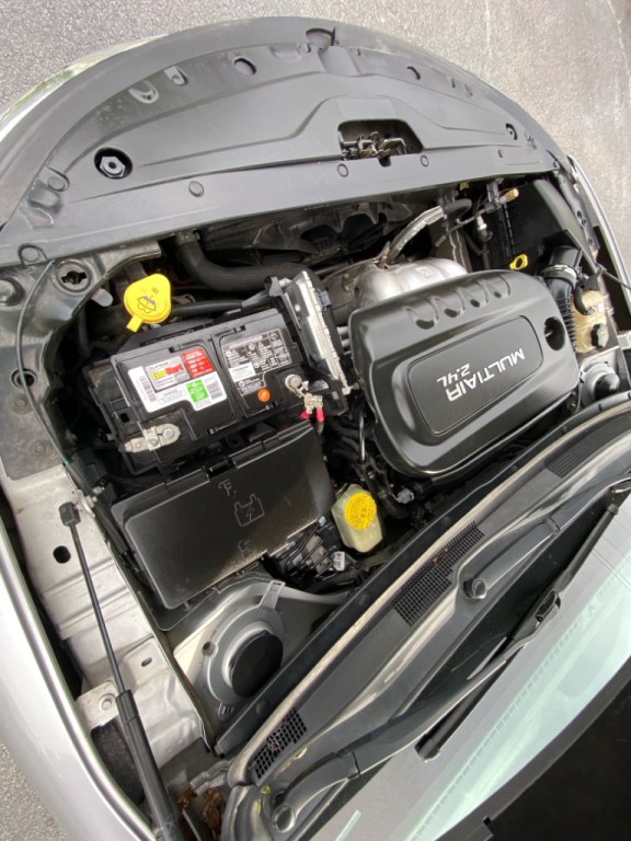 2017 Chrysler 200 Image 42