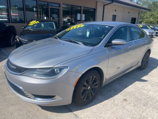 Image for 2017 Chrysler 200 Limited Platinum ID: 5371625