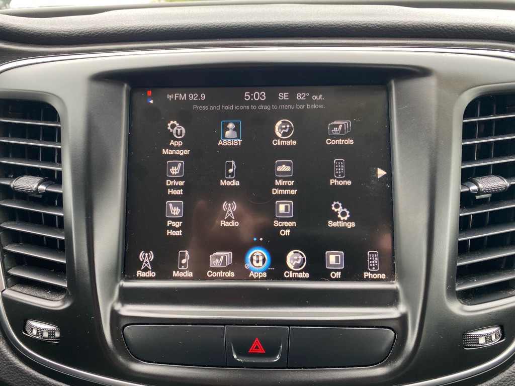 2017 Chrysler 200 Image 18