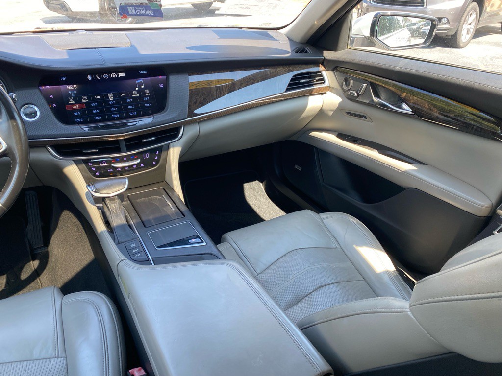 2016 Cadillac CT6 Image 16