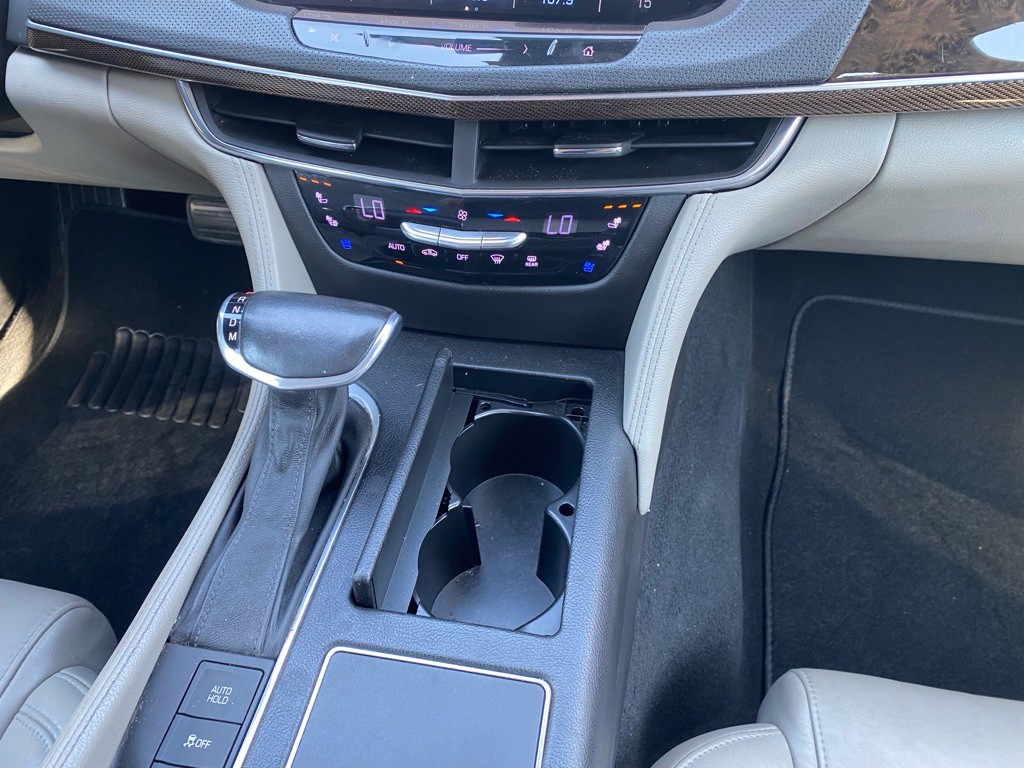 2016 Cadillac CT6 Image 28