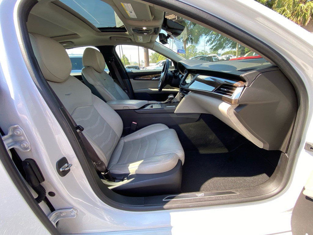 2016 Cadillac CT6 Image 45