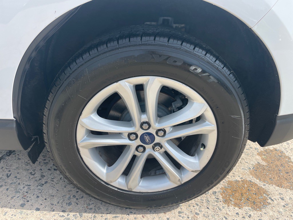 2019 Ford Edge Image 10