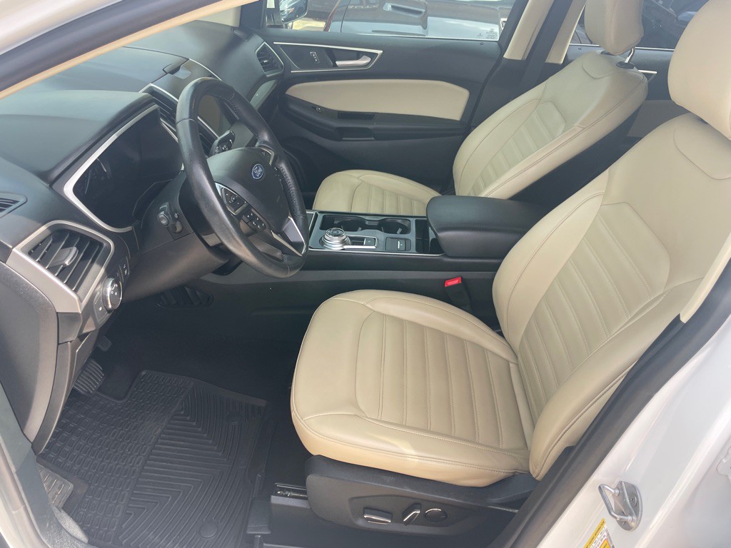 2019 Ford Edge Image 13