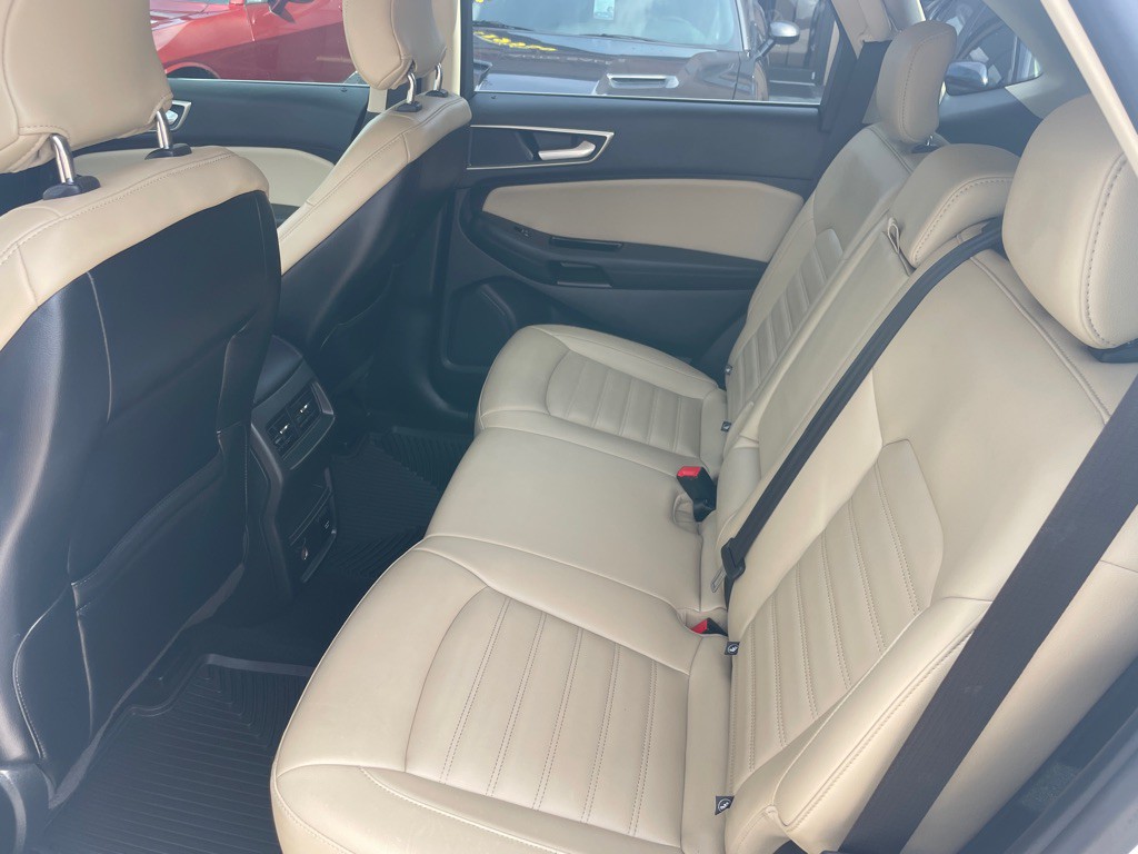2019 Ford Edge Image 14
