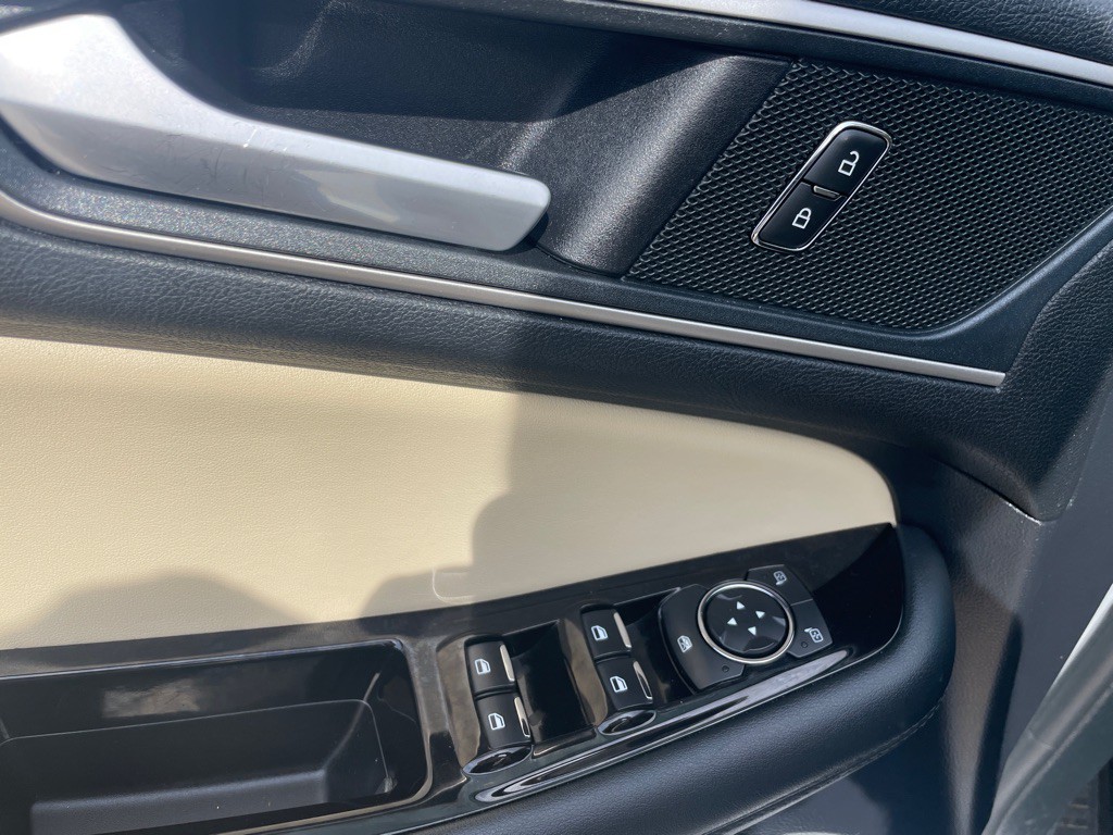 2019 Ford Edge Image 18