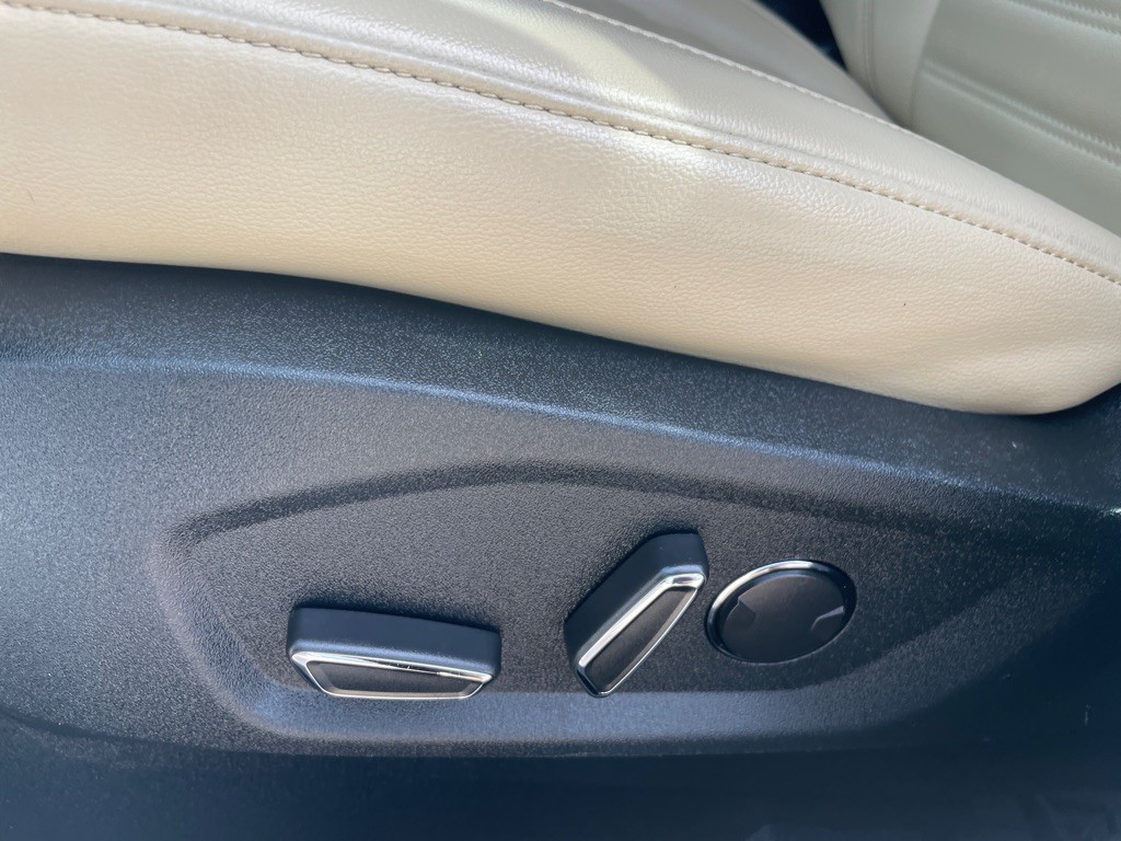 2019 Ford Edge Image 19