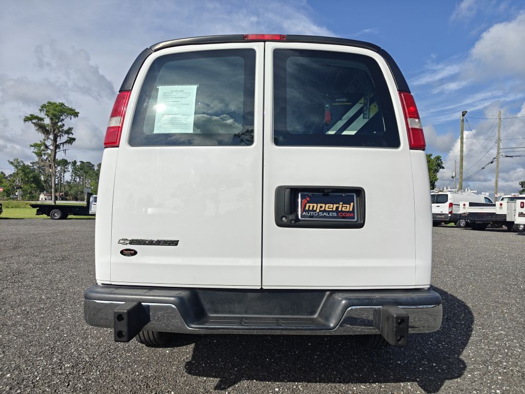 2019 Chevrolet Express Image 8