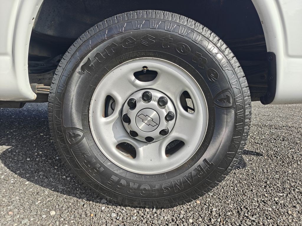 2019 Chevrolet Express Image 12