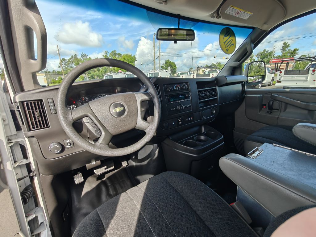 2019 Chevrolet Express Image 17