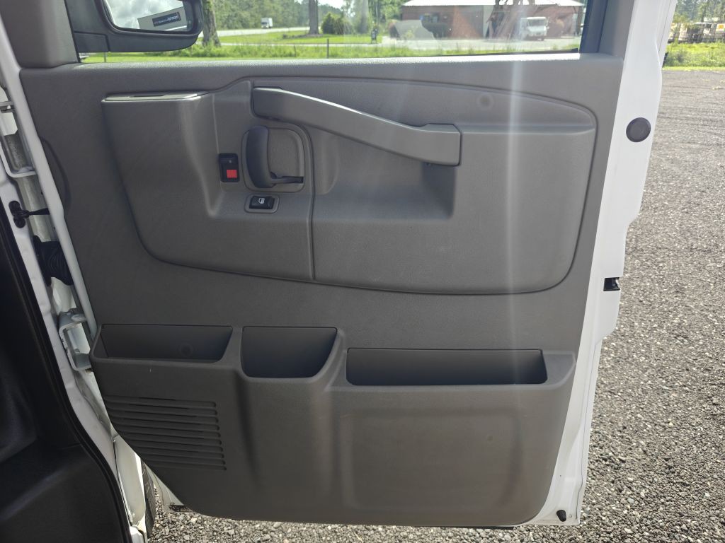 2019 Chevrolet Express Image 26
