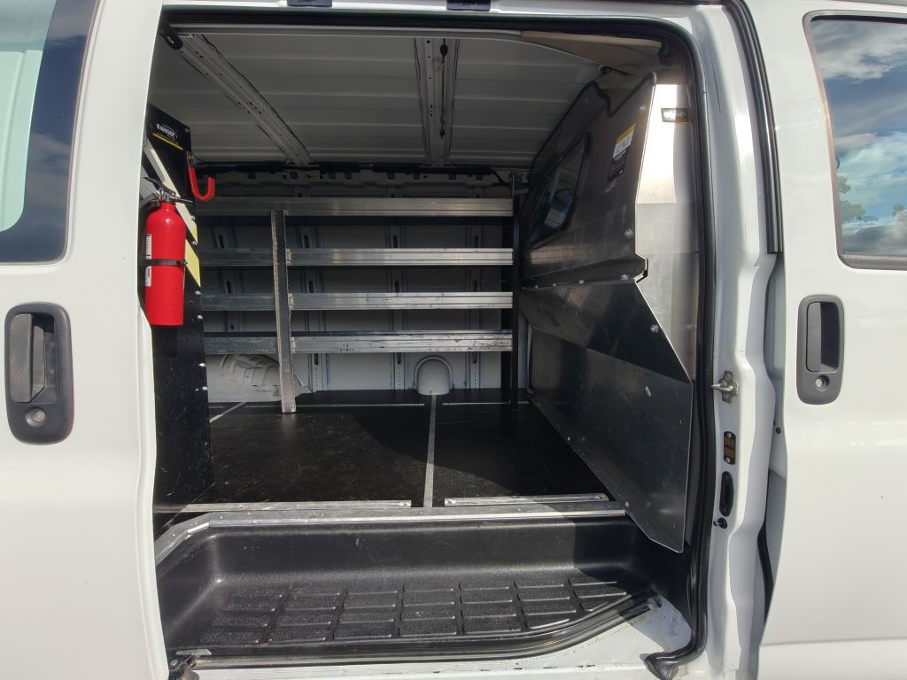 2019 Chevrolet Express Image 32
