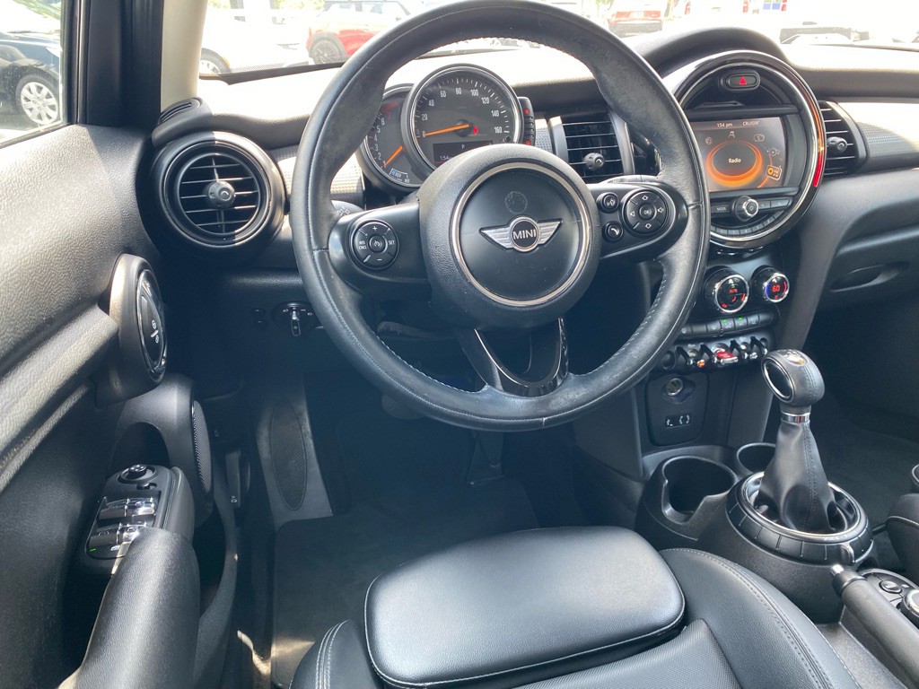 2016 MINI Cooper Image 20