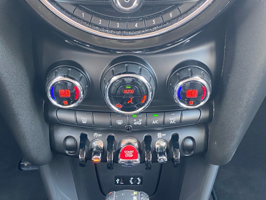 2016 MINI Cooper Image 22