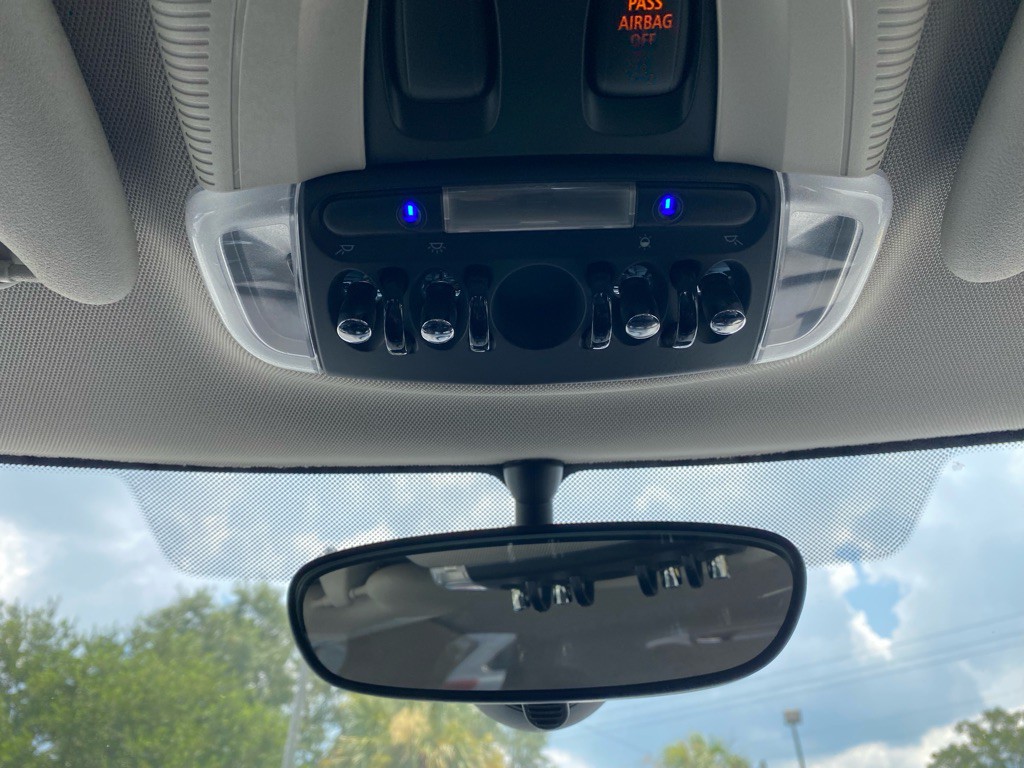 2016 MINI Cooper Image 23