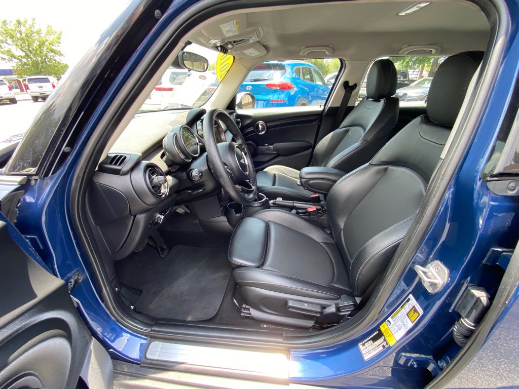 2016 MINI Cooper Image 31