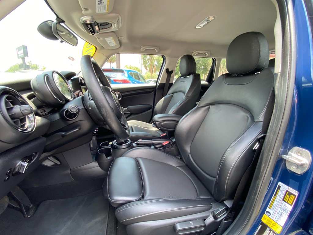 2016 MINI Cooper Image 32
